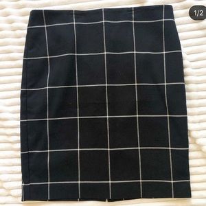 Navy checkered pencil skirt